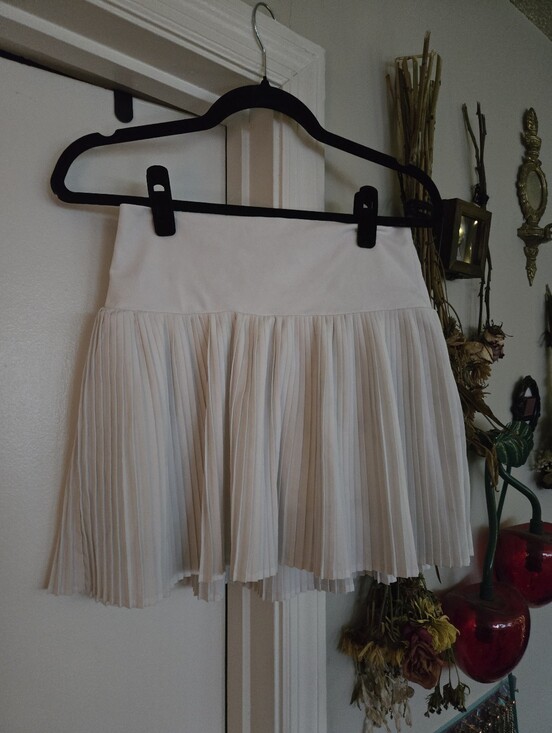 JoyLab Pants - White Pleated Tennis Style Athletic Stretch Skort